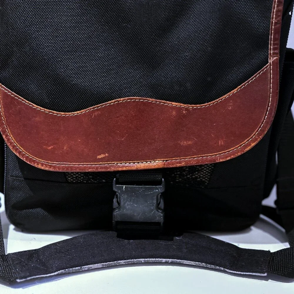 Vintage LL Bean BOB KRIST Camera Bag Backpack Leather & Nylon Expandable Pocket